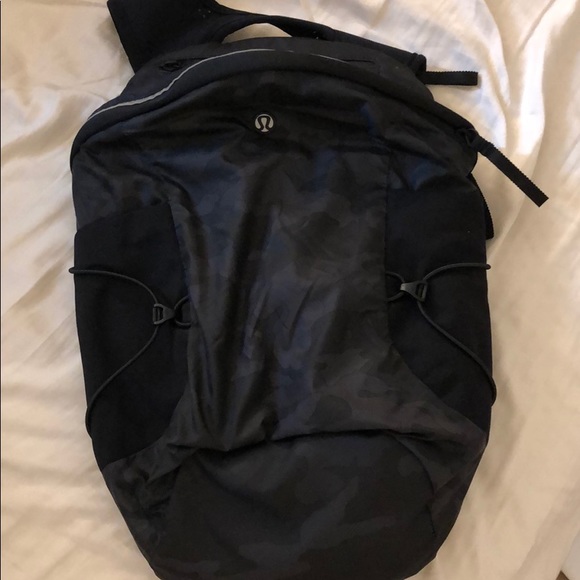 lululemon athletica Handbags - Lululemon Run All Day Backpack Rare! Camo